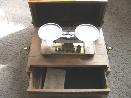 Balance scale with wood carrying case